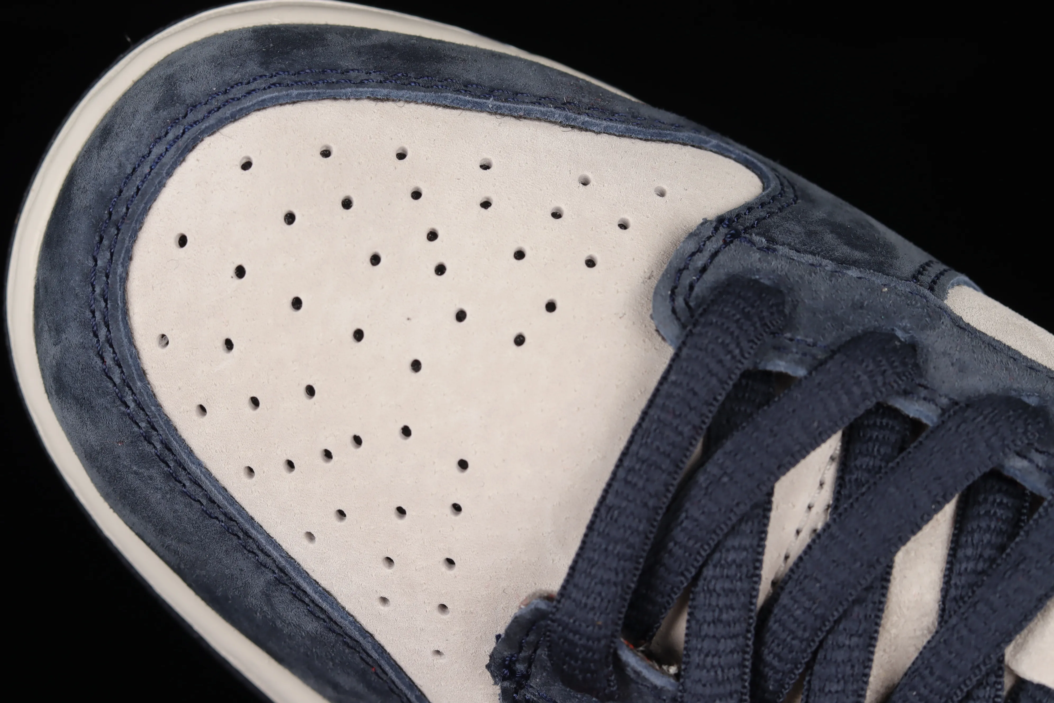 All Categories Nk SB Dunk Series Nk SB Dunk Low Low-top sneakers F version Otomo Katsuhiro x Nk SB Dunk Low "Steamboy OST" Otomo Katsuhiro co-branded SB low-top sports and leisure sneakers LF0039-004